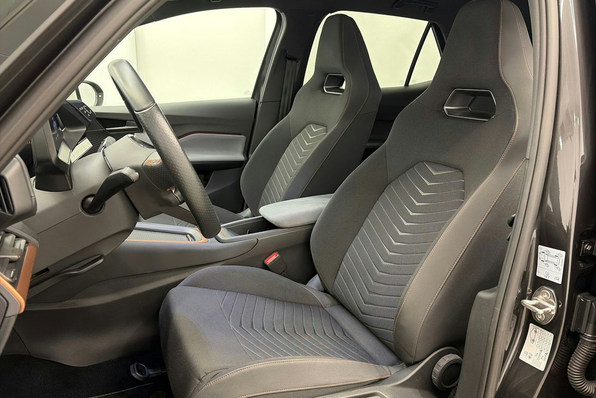 harmaa CUPRA Born 2022 kuva 15.