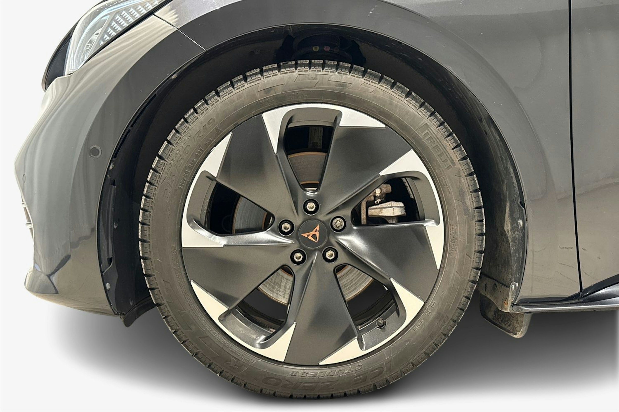 harmaa CUPRA Born 2023 kuva 11.