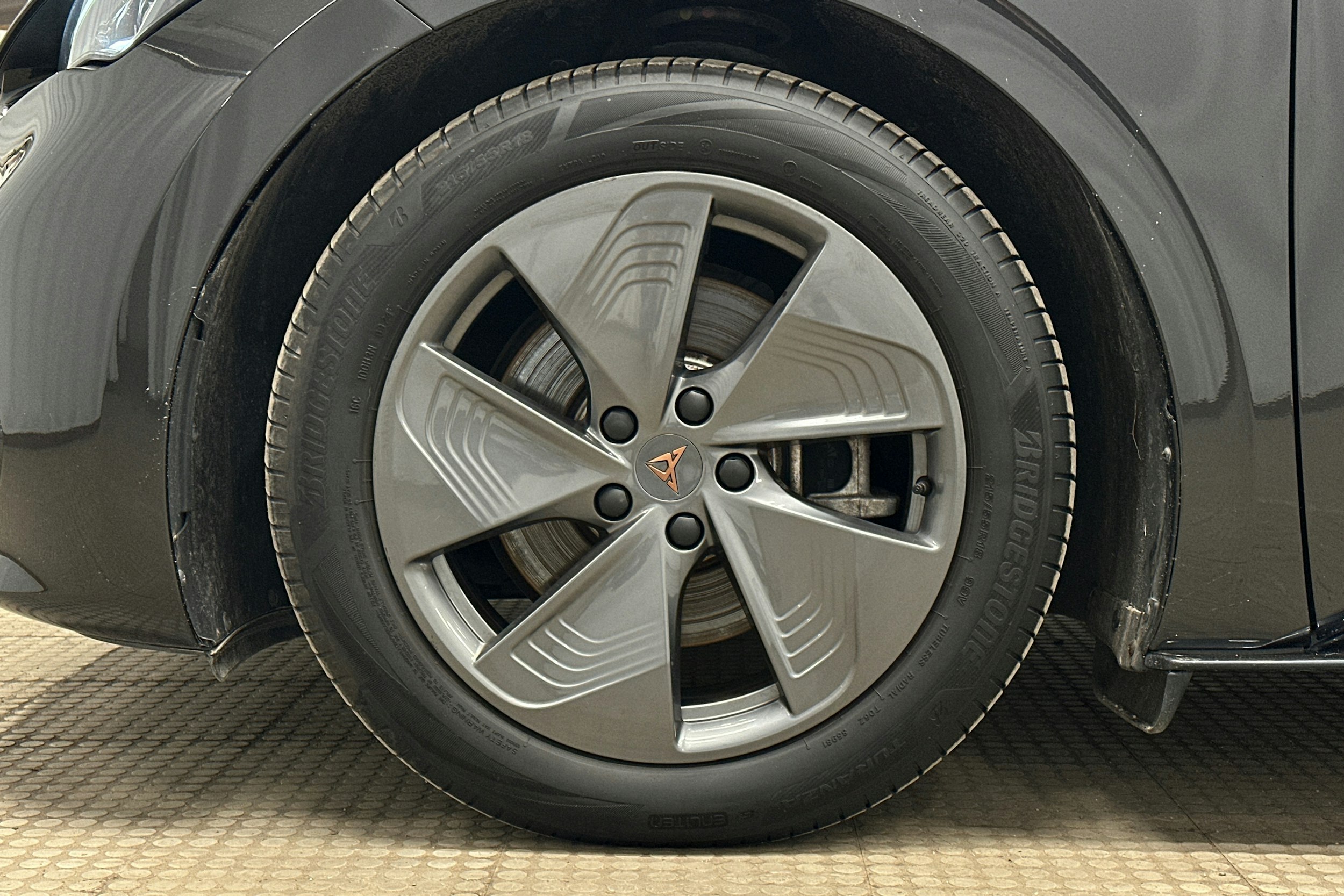 harmaa CUPRA Born 2022 kuva 11.