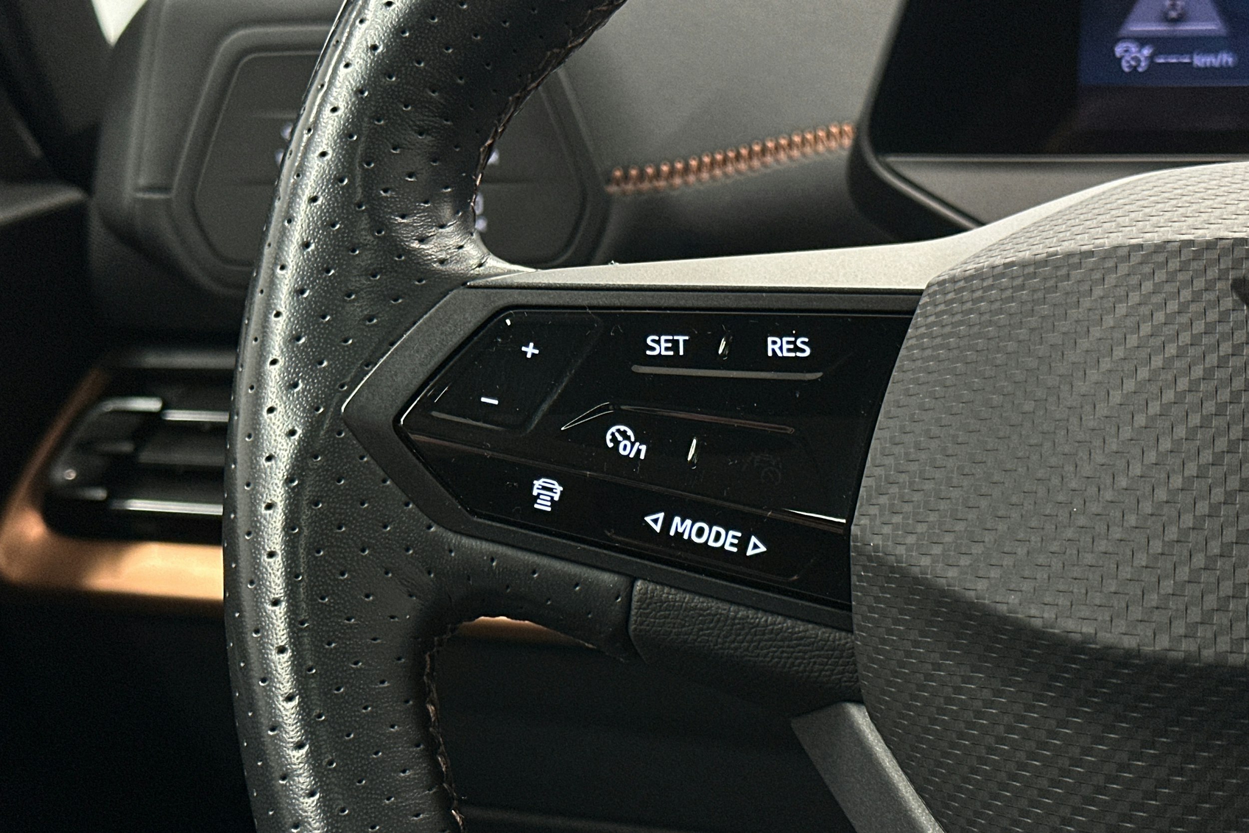 harmaa CUPRA Born 2022 kuva 17.