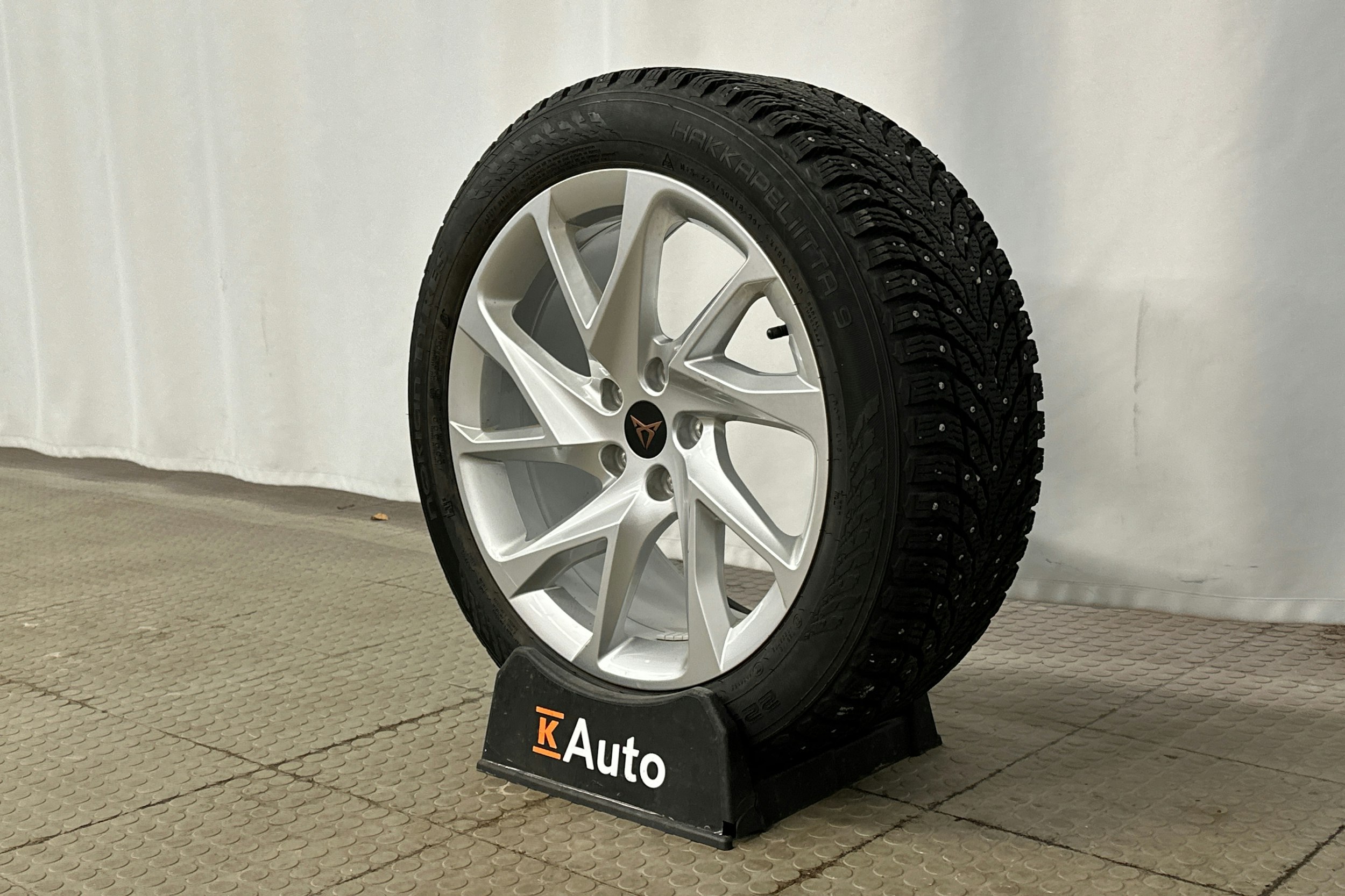 harmaa CUPRA Born 2022 kuva 13.