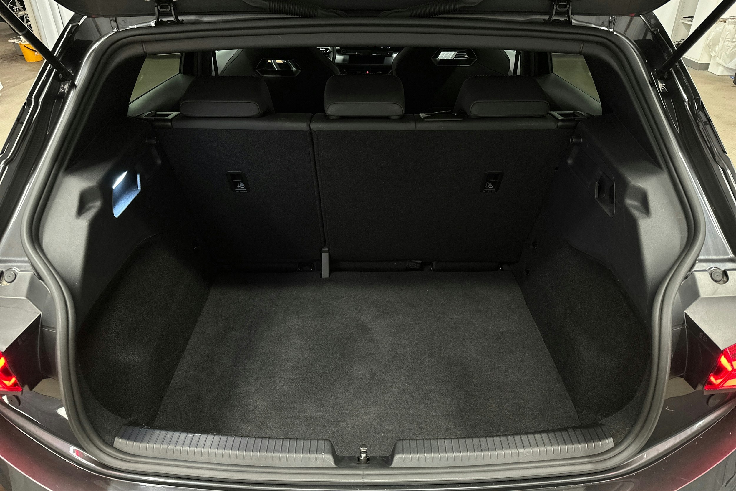 harmaa CUPRA Born 2022 kuva 14.