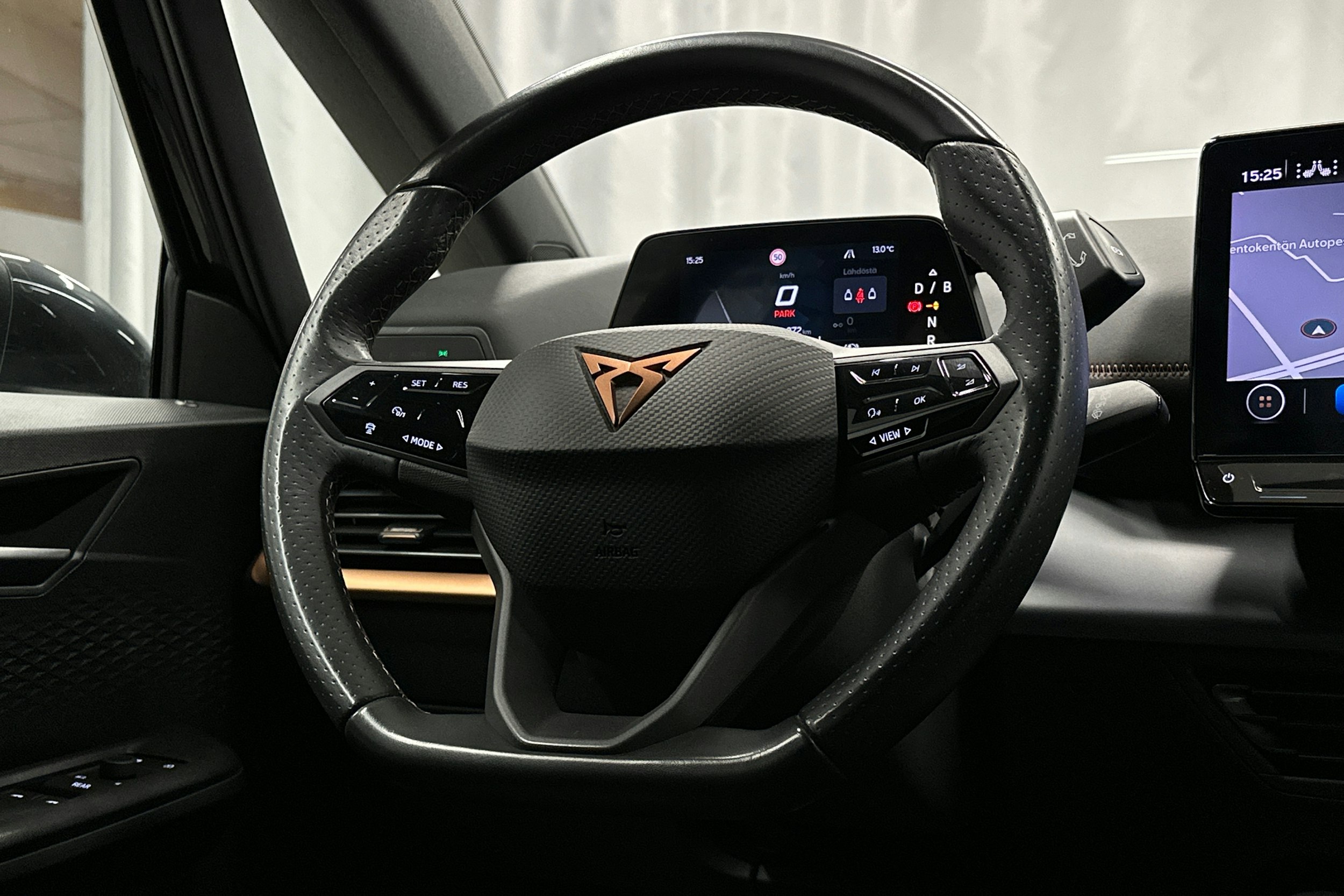 harmaa CUPRA Born 2022 kuva 16.