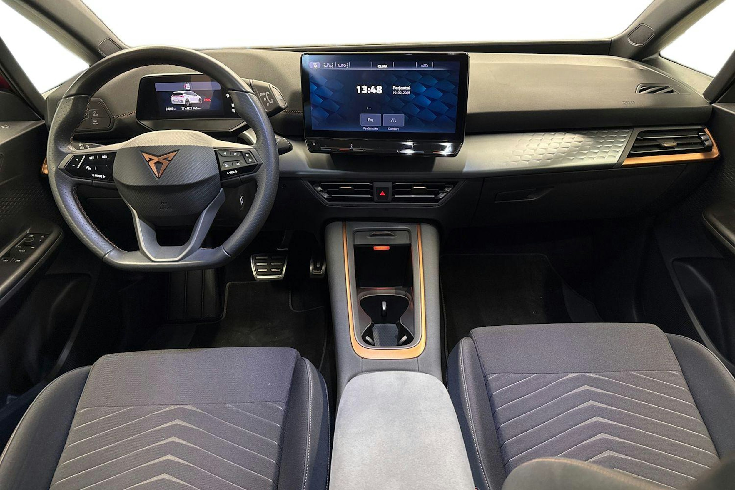 punainen CUPRA Born 2022 kuva 7.