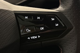 punainen CUPRA Born 2022 kuva 11.