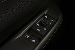 punainen CUPRA Born 2022 kuva 13.