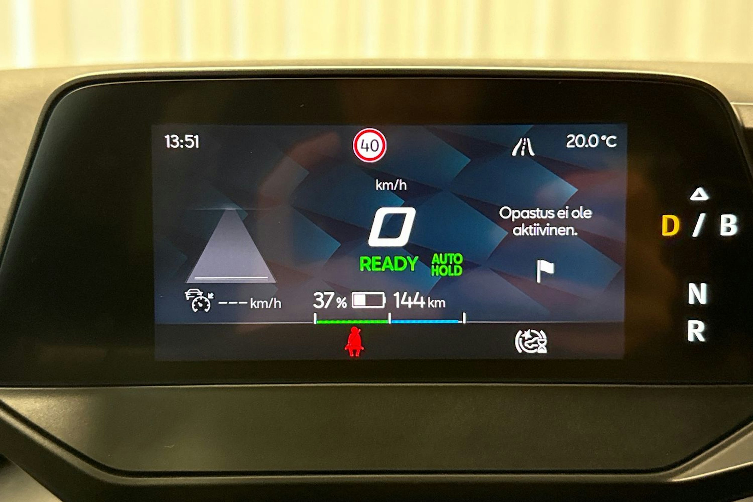 punainen CUPRA Born 2022 kuva 21.