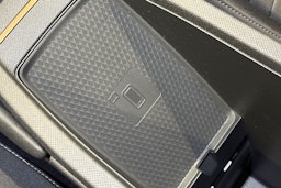punainen CUPRA Born 2022 kuva 23.