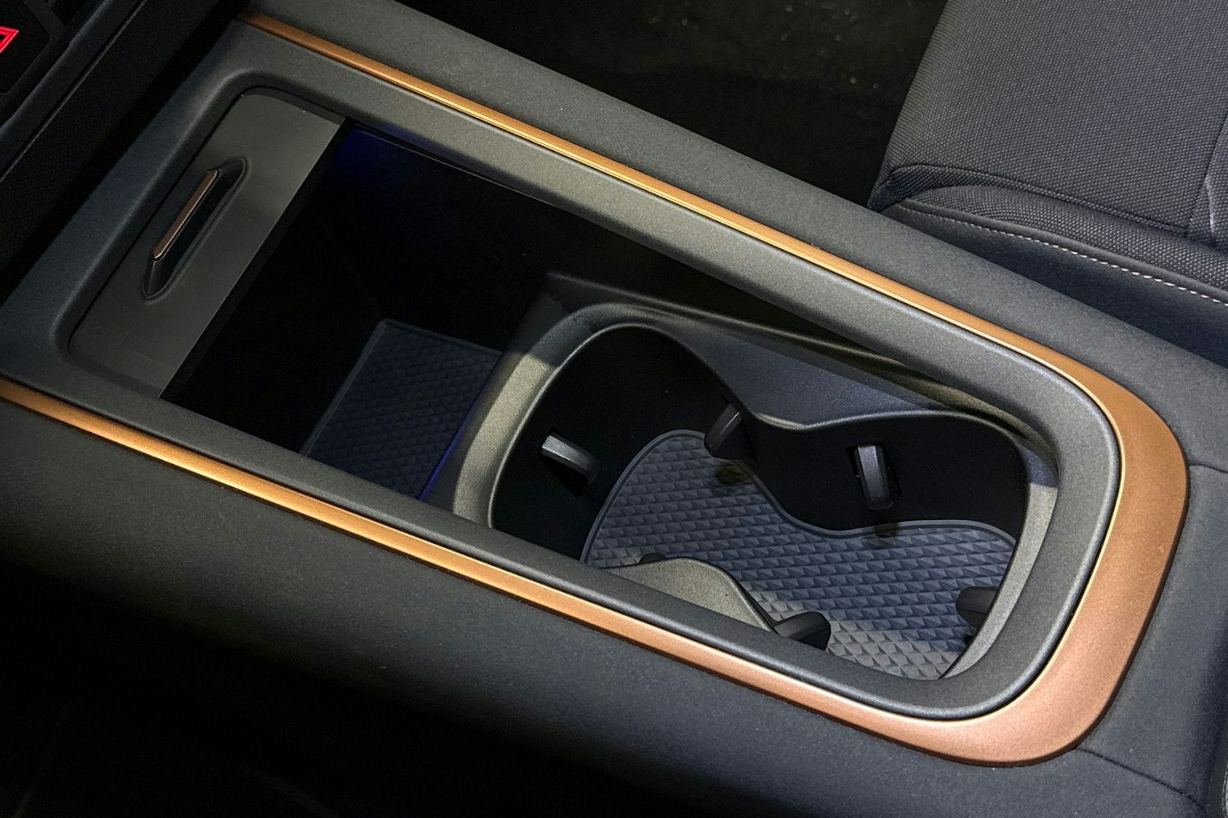 punainen CUPRA Born 2022 kuva 24.