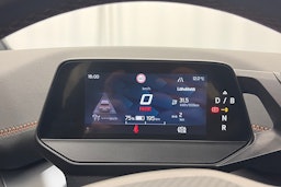 punainen CUPRA Born 2022 kuva 11.