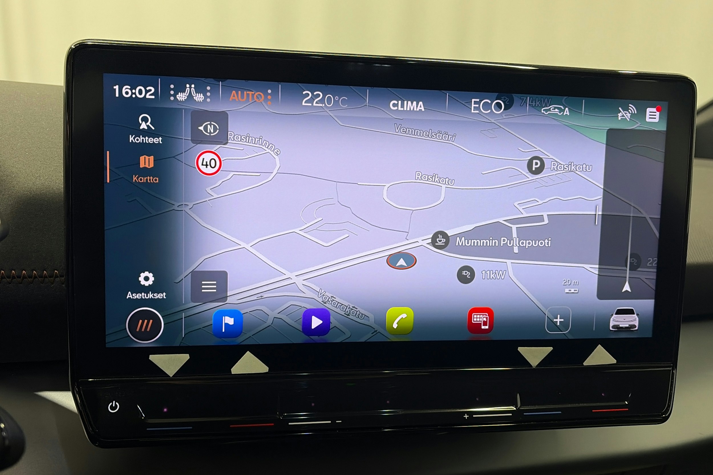 punainen CUPRA Born 2022 kuva 15.