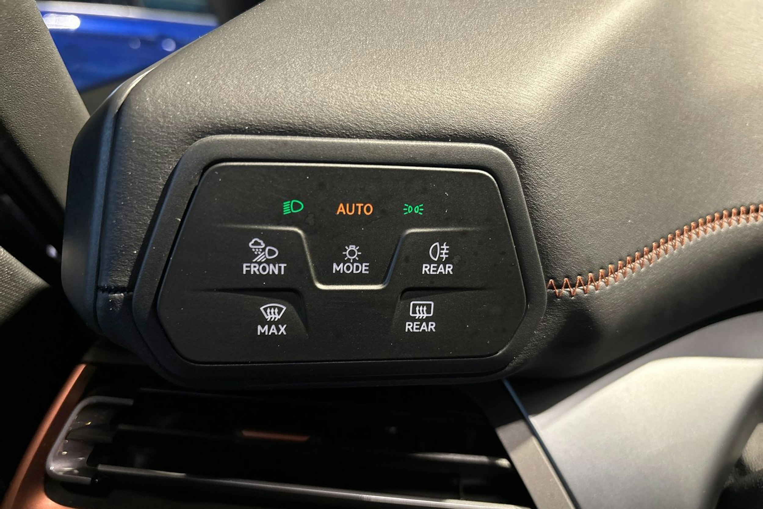 Harmaa CUPRA BORN 2022 kuva 14.