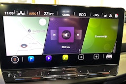 Harmaa CUPRA BORN 2022 kuva 15.