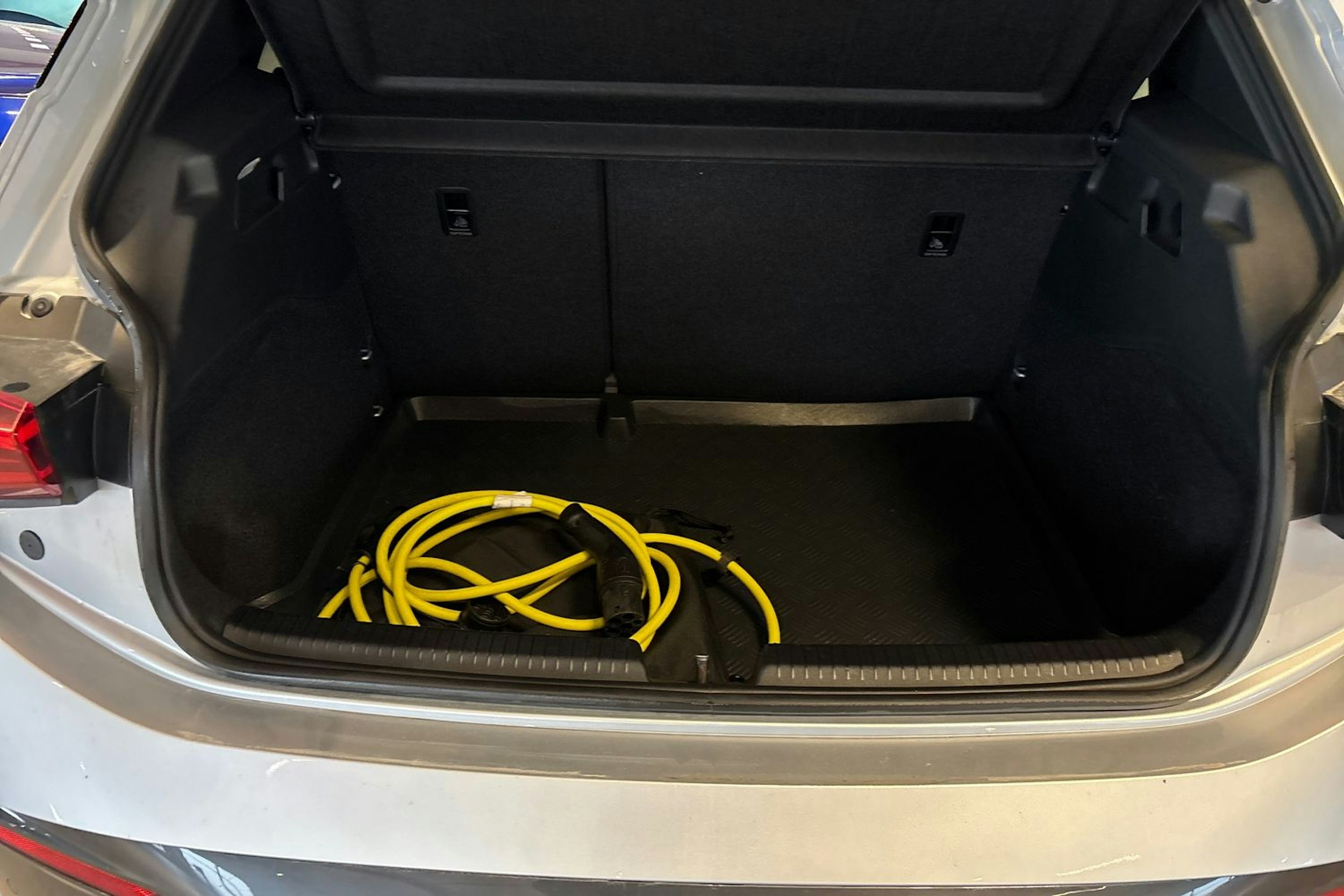 Harmaa CUPRA BORN 2022 kuva 20.