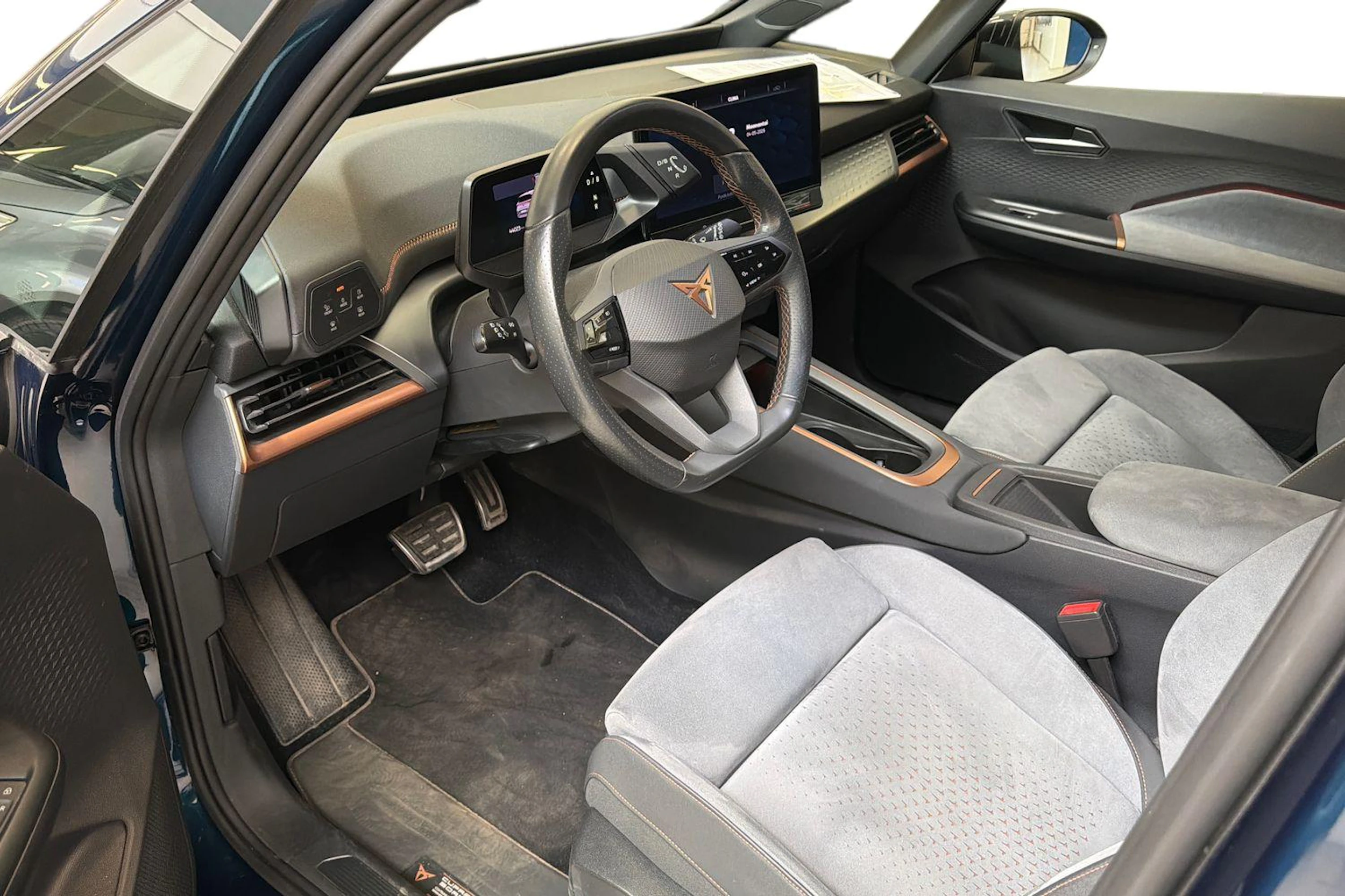 sininen CUPRA Born 2022 kuva 8.