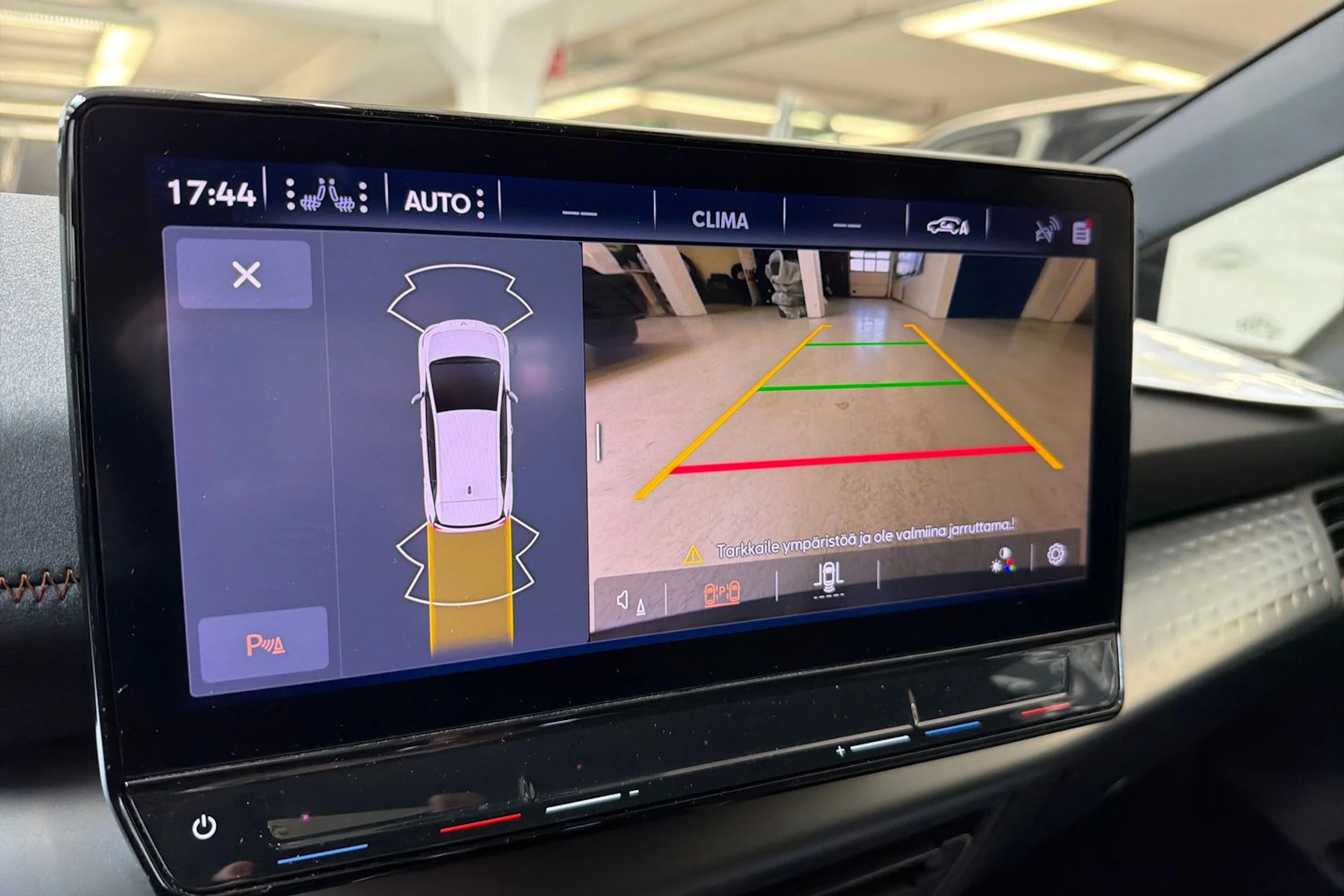 sininen CUPRA Born 2022 kuva 19.