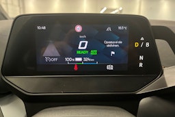 valkoinen CUPRA Born 2022 kuva 18.