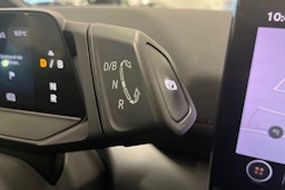 valkoinen CUPRA Born 2022 kuva 19.