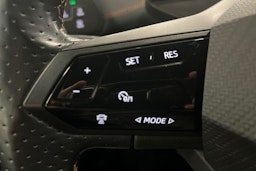 valkoinen CUPRA Born 2022 kuva 20.