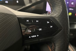 valkoinen CUPRA Born 2022 kuva 21.