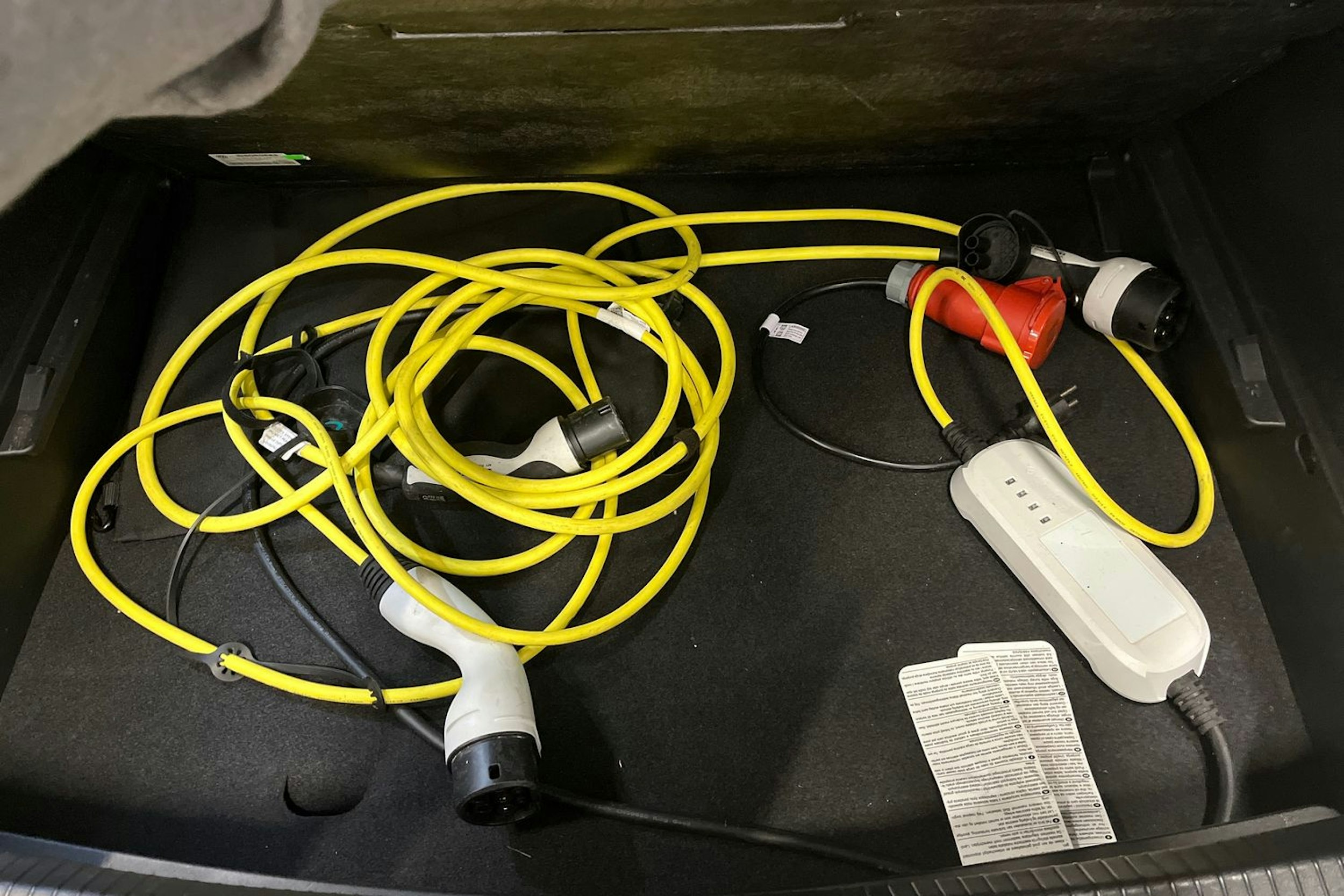 valkoinen CUPRA Born 2022 kuva 39.