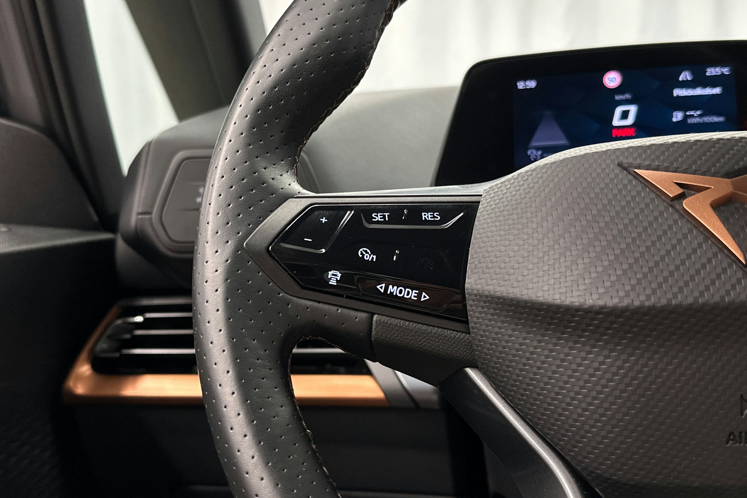 harmaa CUPRA Born 2022 kuva 14.