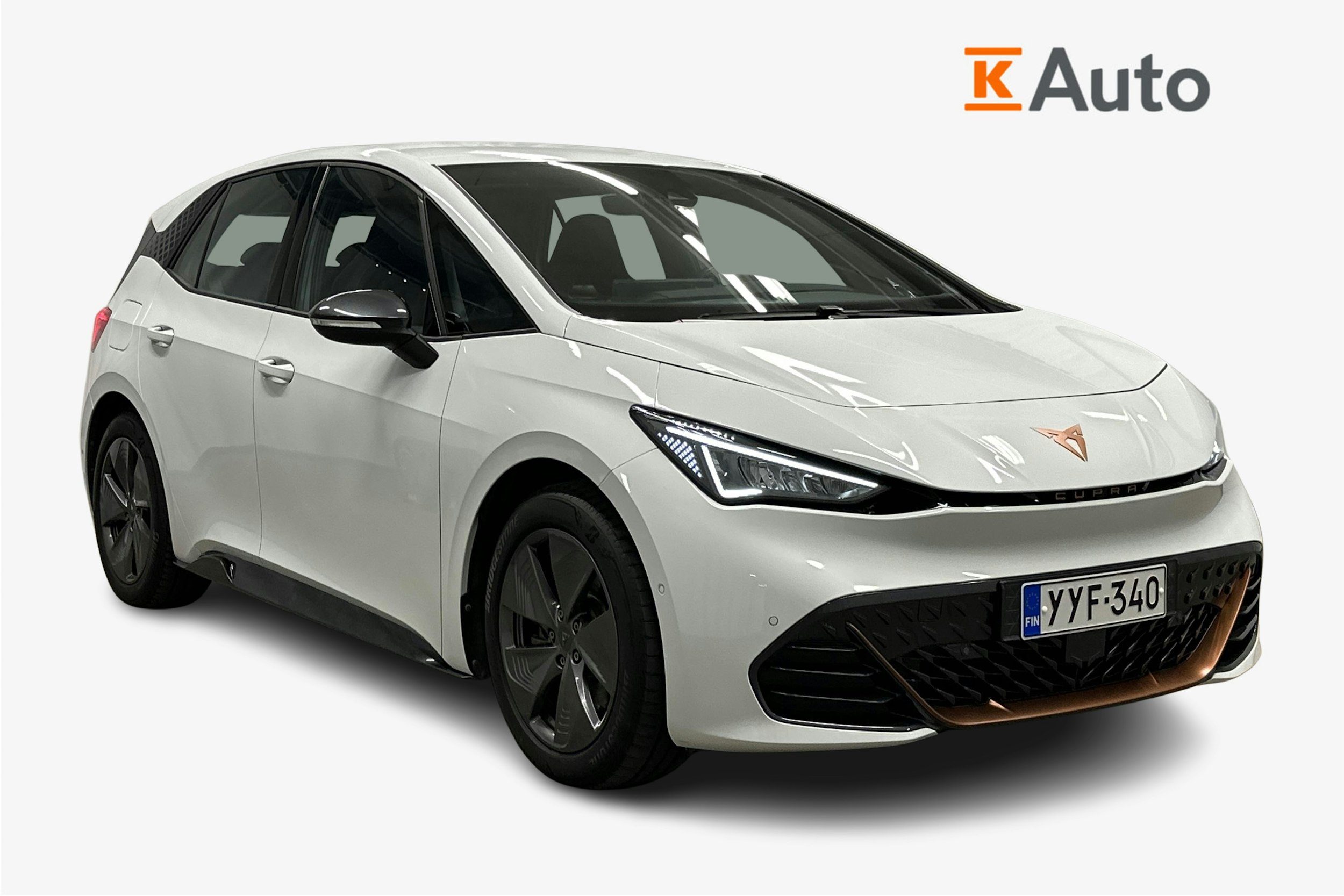 valkoinen CUPRA Born 2022 kuva 1.