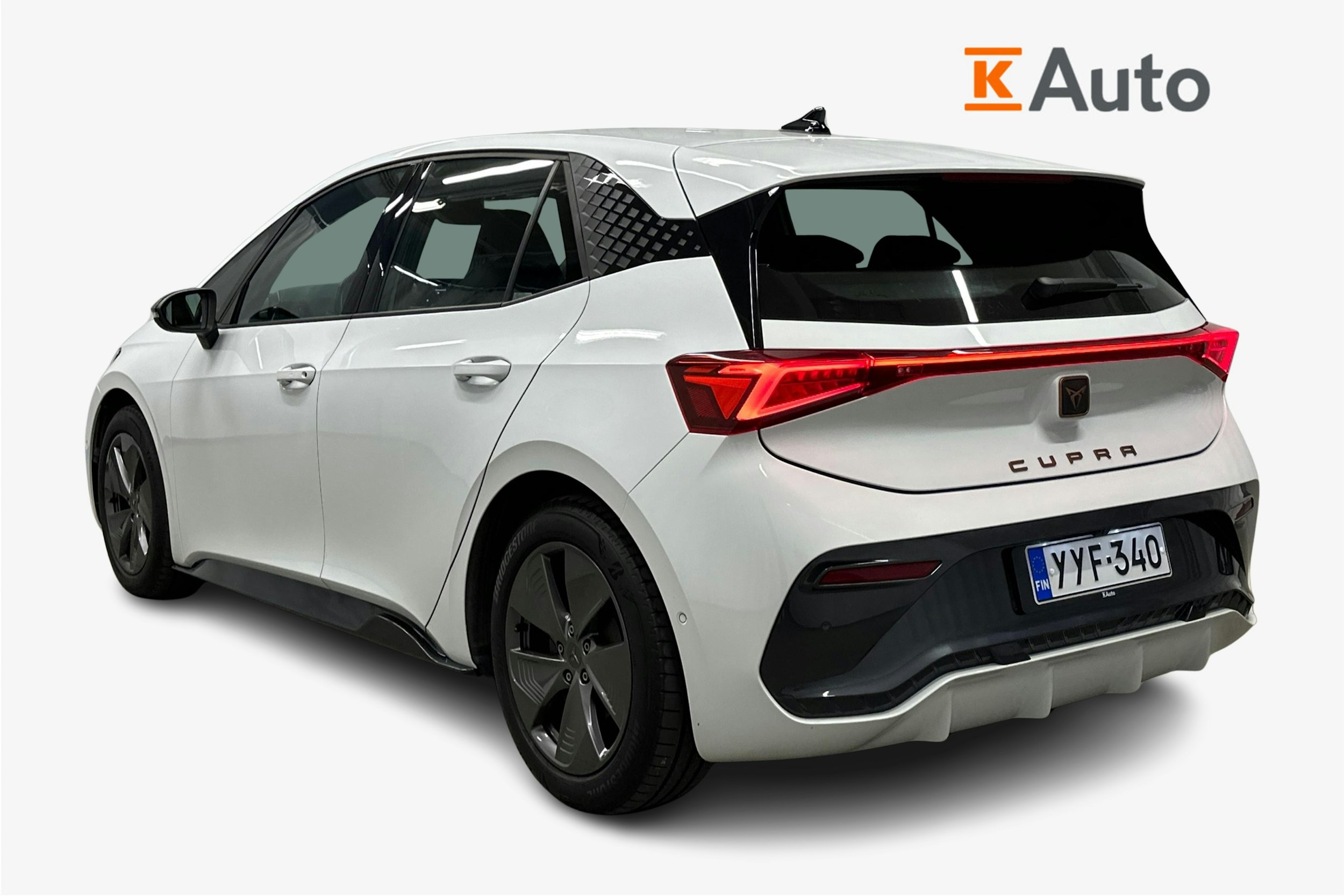valkoinen CUPRA Born 2022 kuva 2.