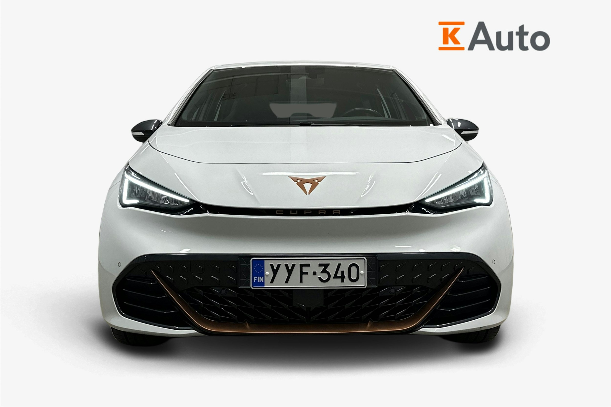 valkoinen CUPRA Born 2022 kuva 5.