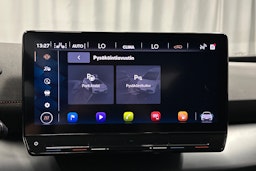valkoinen CUPRA Born 2022 kuva 28.