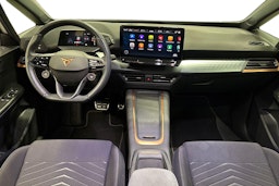 valkoinen CUPRA Born 2022 kuva 9.