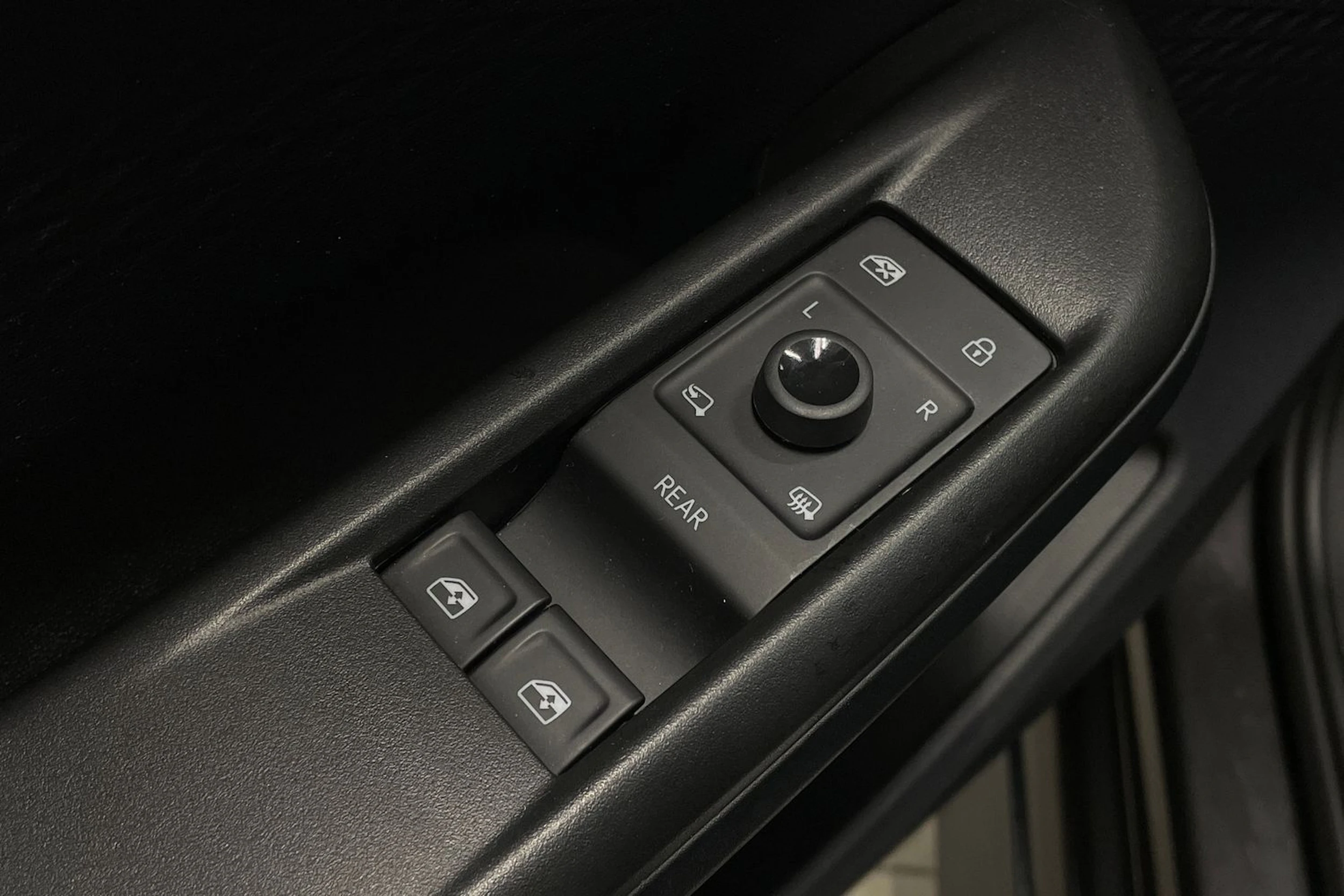 Harmaa CUPRA BORN 2022 kuva 11.