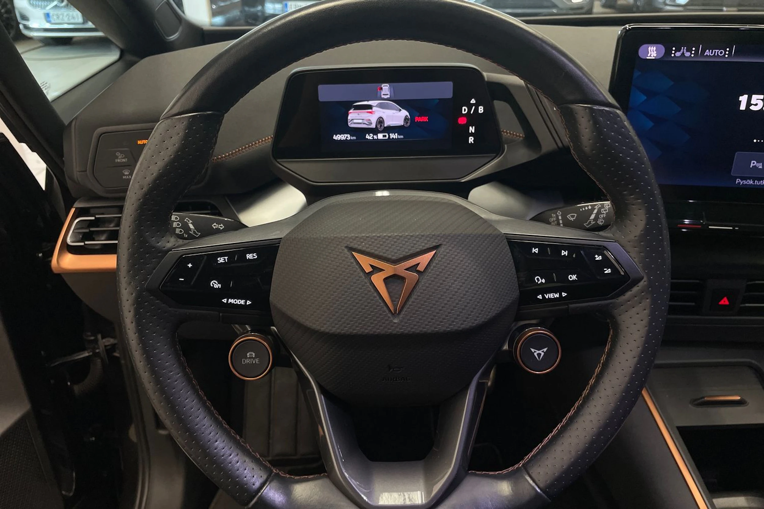 Harmaa CUPRA BORN 2022 kuva 12.