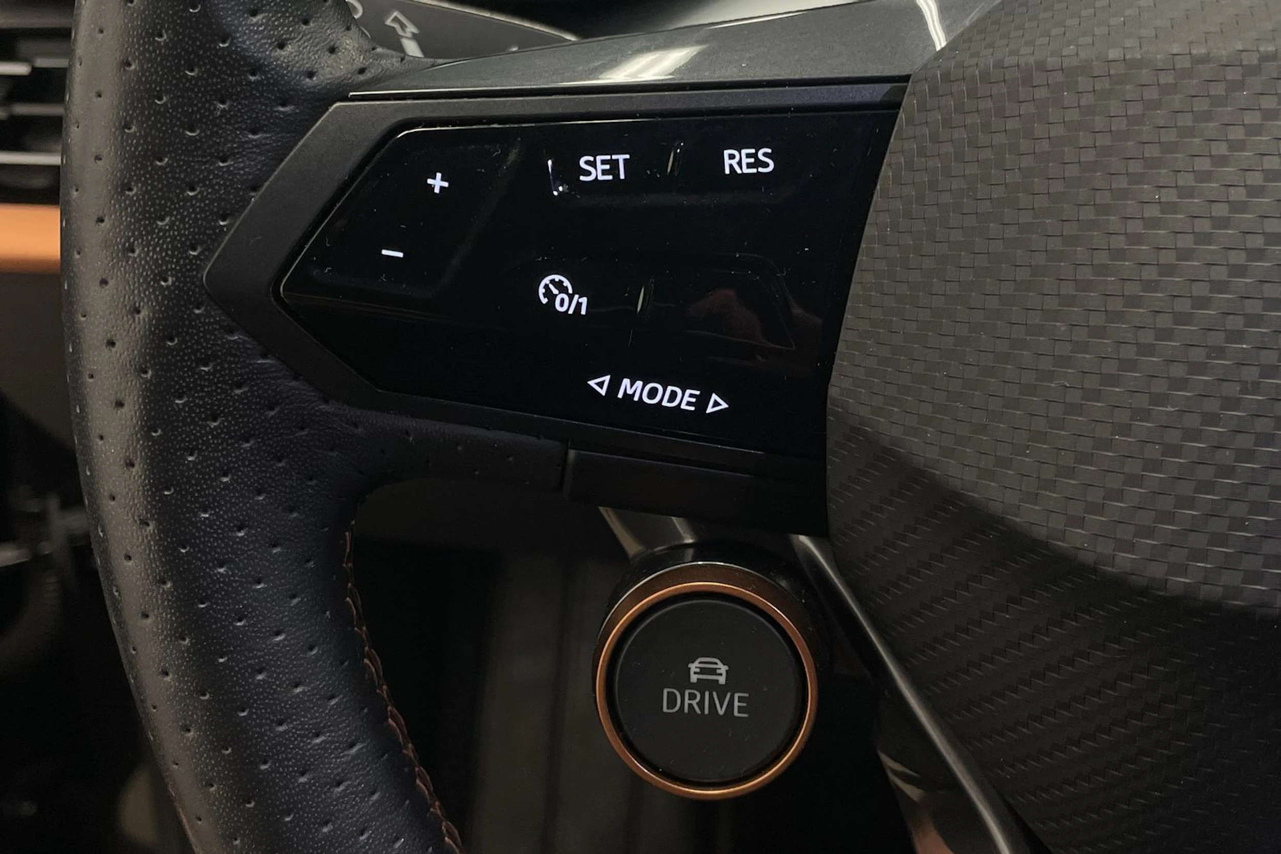 Harmaa CUPRA BORN 2022 kuva 13.