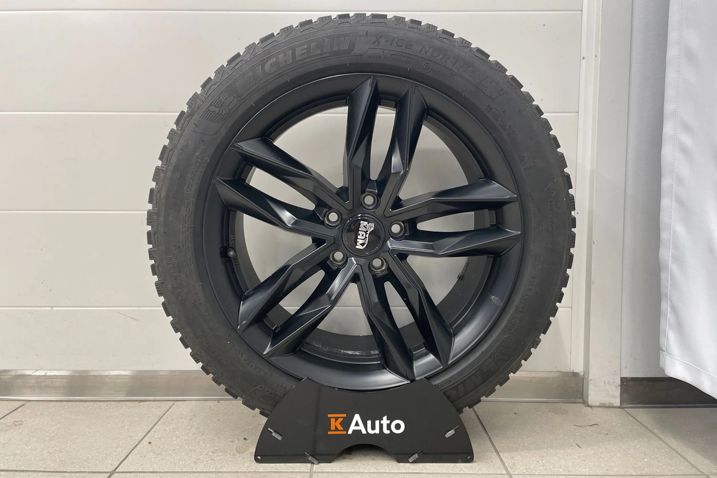 Harmaa CUPRA BORN 2022 kuva 21.