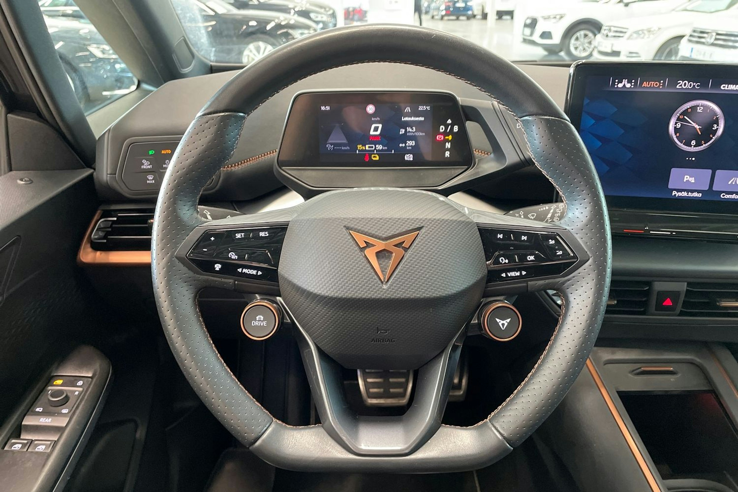 harmaa CUPRA Born 2022 kuva 16.