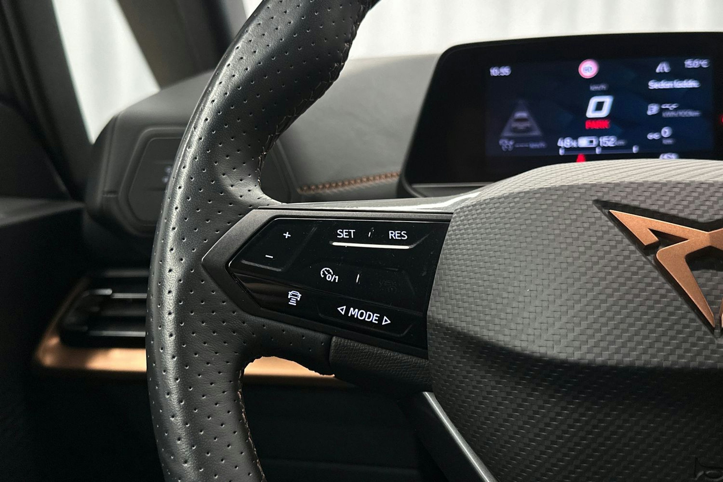 harmaa CUPRA Born 2022 kuva 17.