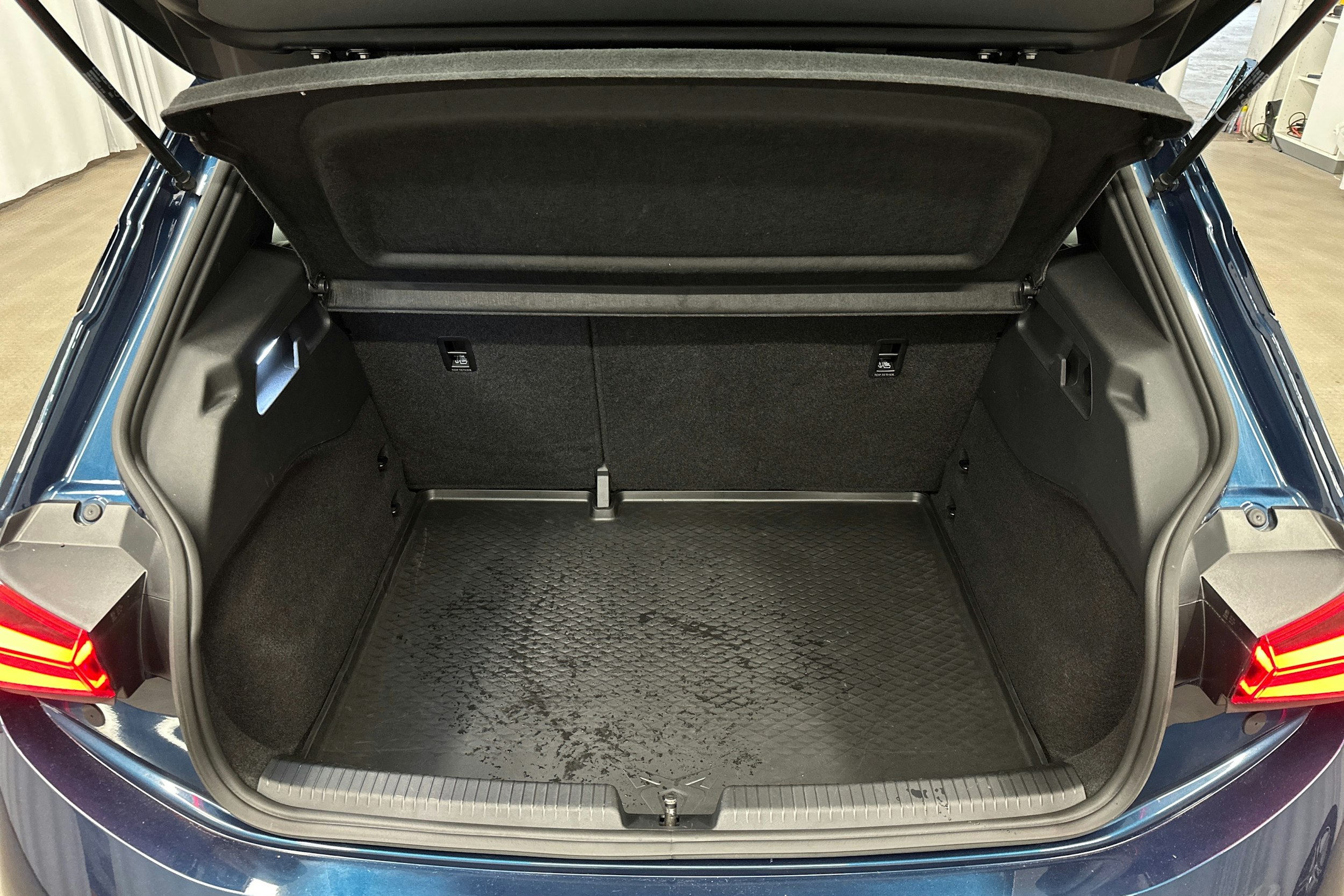 sininen CUPRA Born 2022 kuva 14.