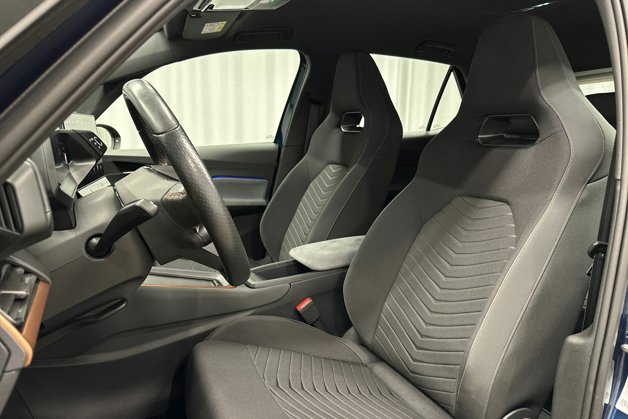 sininen CUPRA Born 2022 kuva 15.