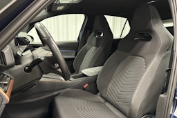sininen CUPRA Born 2022 kuva 15.