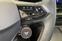 met. valkoinen CUPRA Born 2023 kuva 16.