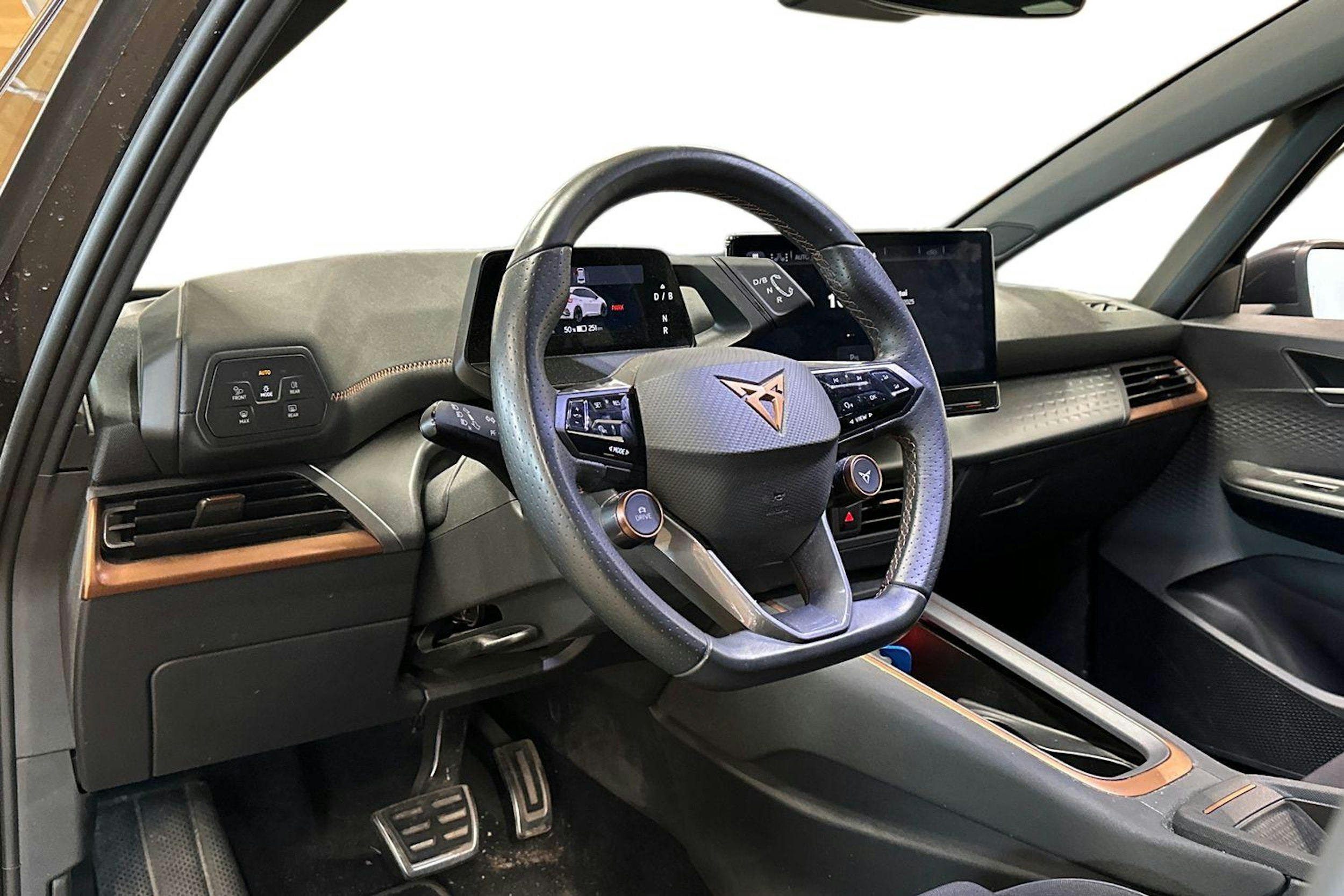 harmaa CUPRA Born 2023 kuva 3.