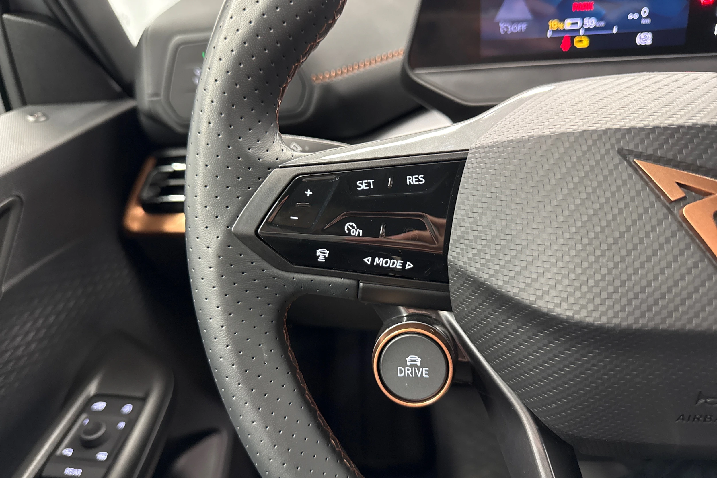 harmaa CUPRA Born 2023 kuva 15.