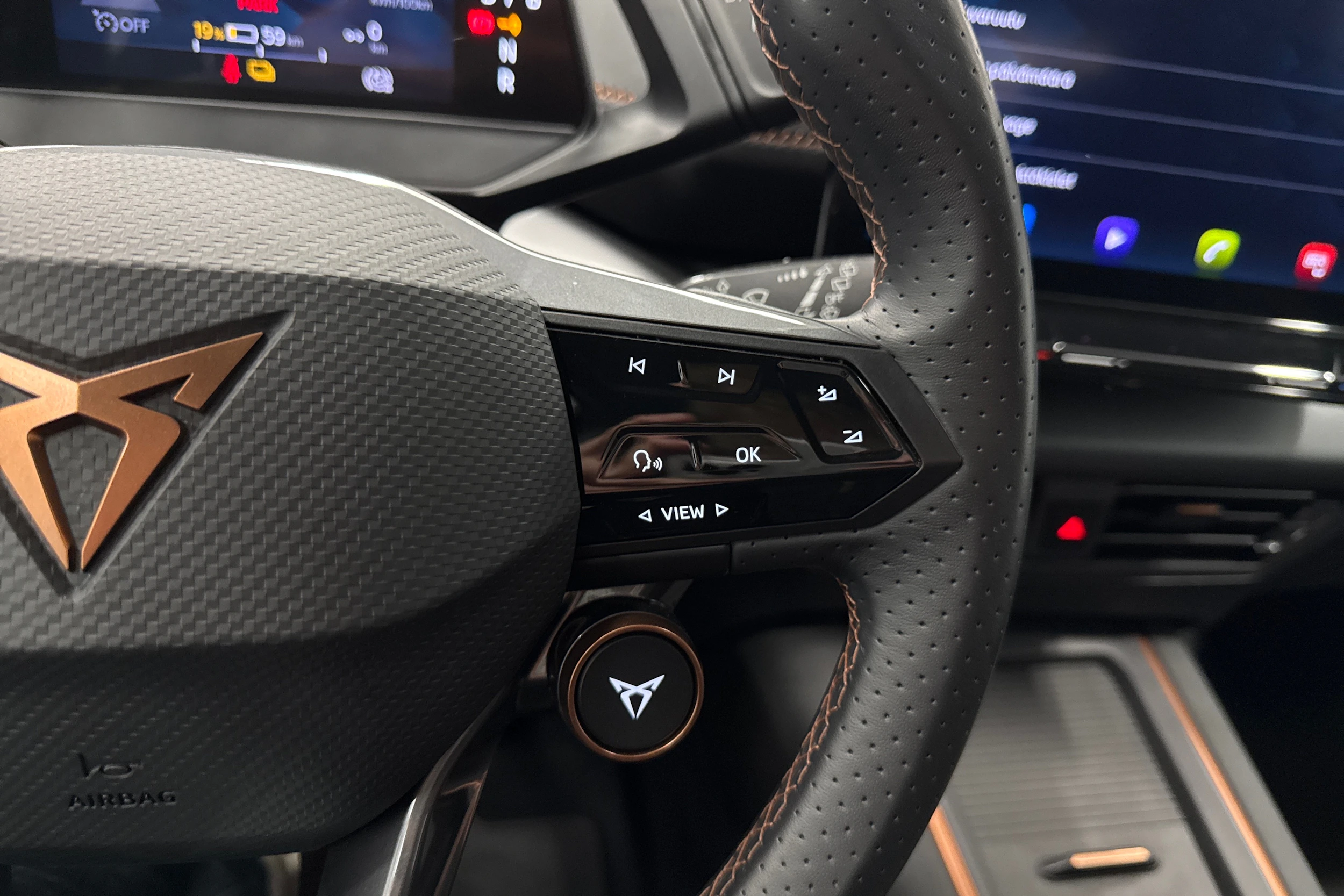 harmaa CUPRA Born 2023 kuva 16.