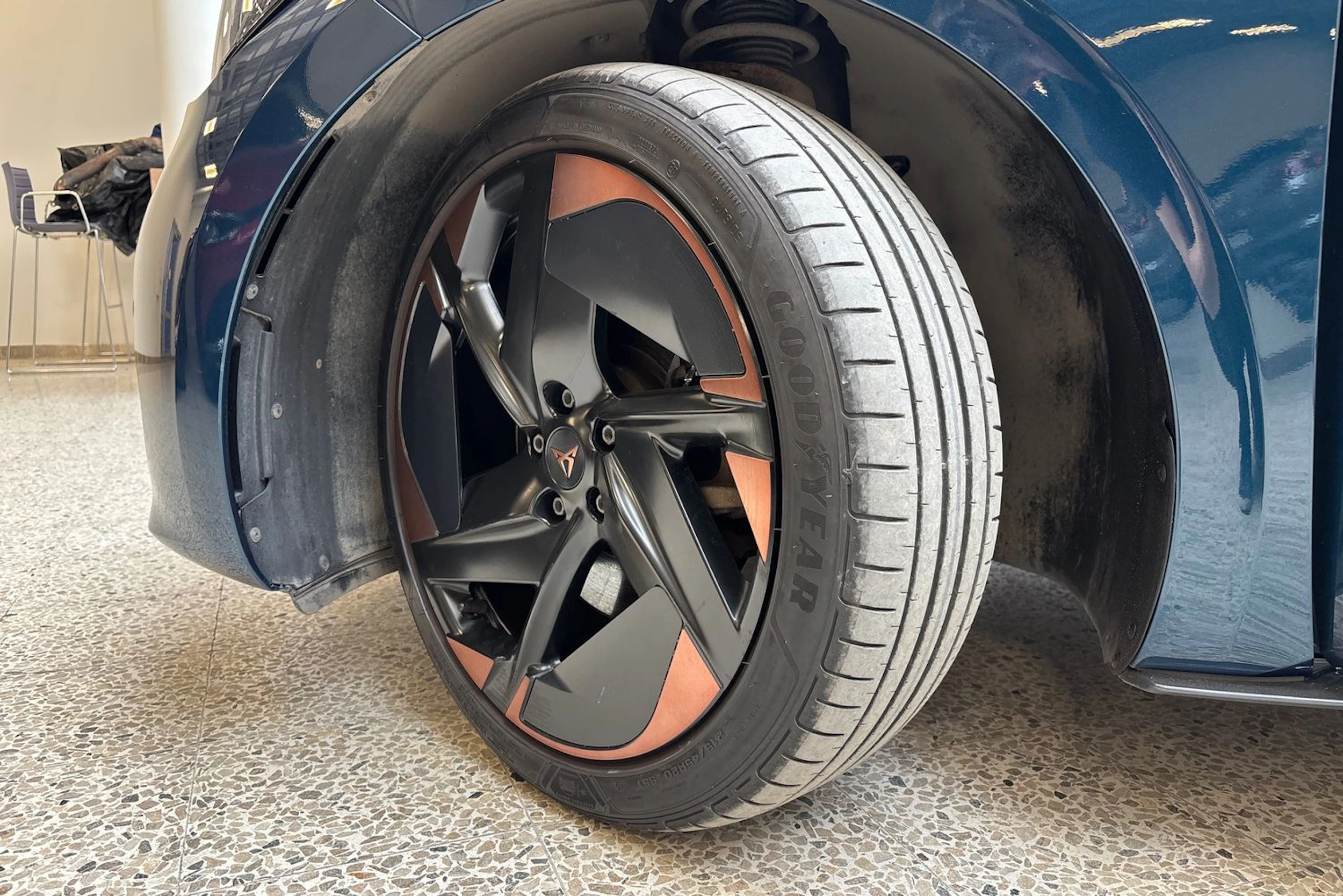 sininen CUPRA Born 2023 kuva 13.