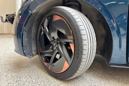 sininen CUPRA Born 2023 kuva 13.