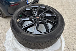 sininen CUPRA Born 2023 kuva 15.
