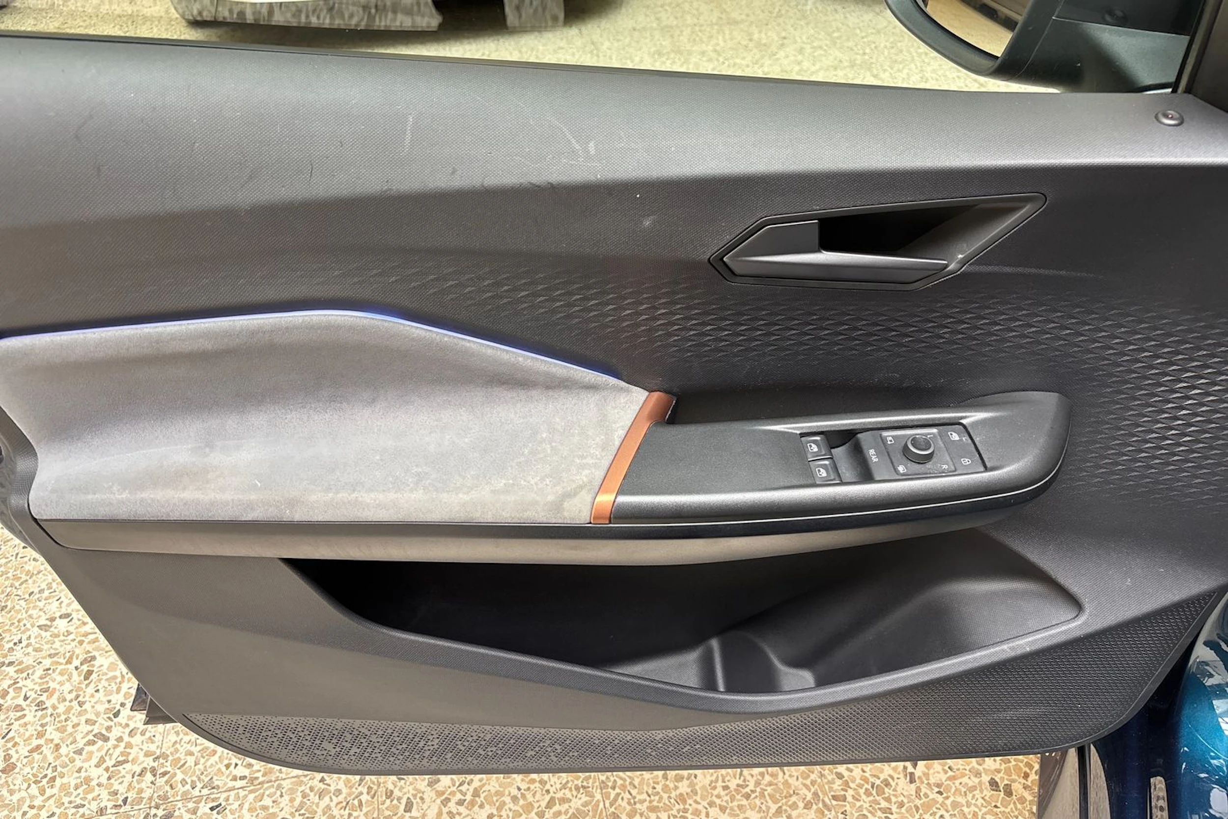 sininen CUPRA Born 2023 kuva 20.