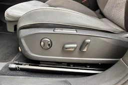 sininen CUPRA Born 2023 kuva 21.