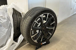 punainen CUPRA Born 2023 kuva 10.